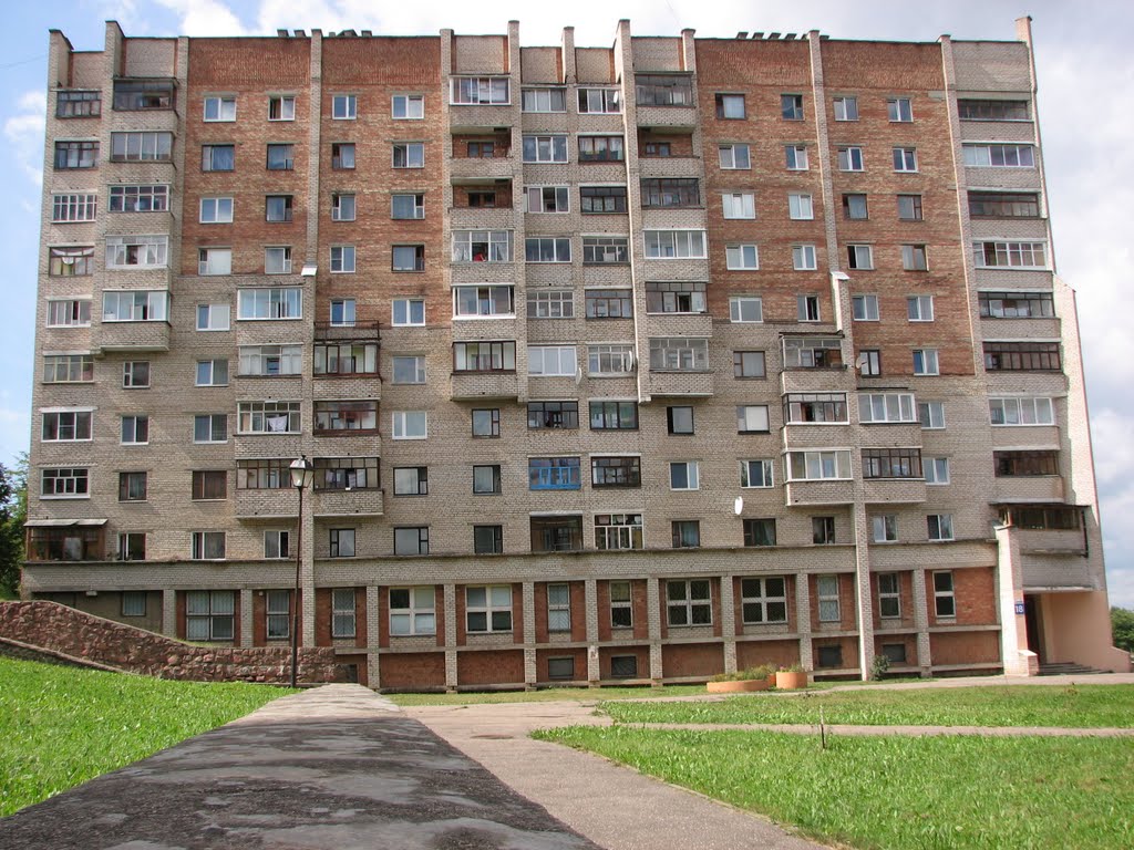 Ул. Парковая 18 07.2010