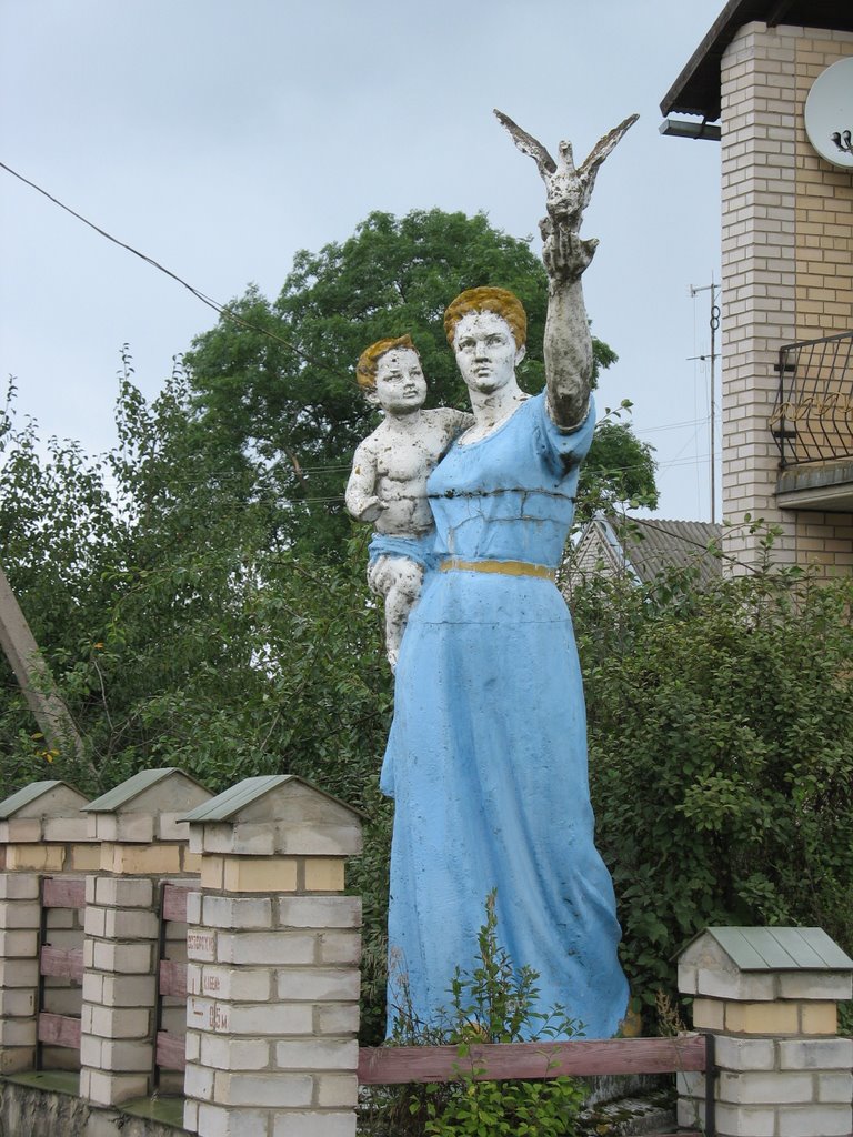 Pastavy.Soviet sculpture of mother and child.