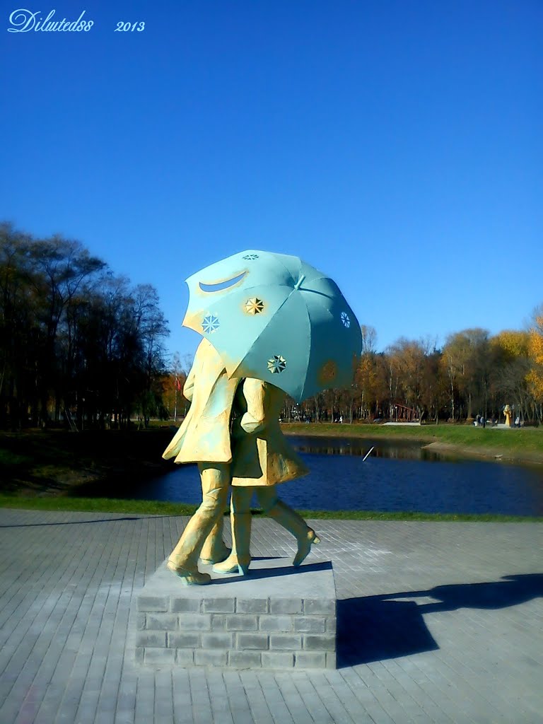 Скульптура закаханых у фестывальным парку ... Sculpture lovers in the festival park