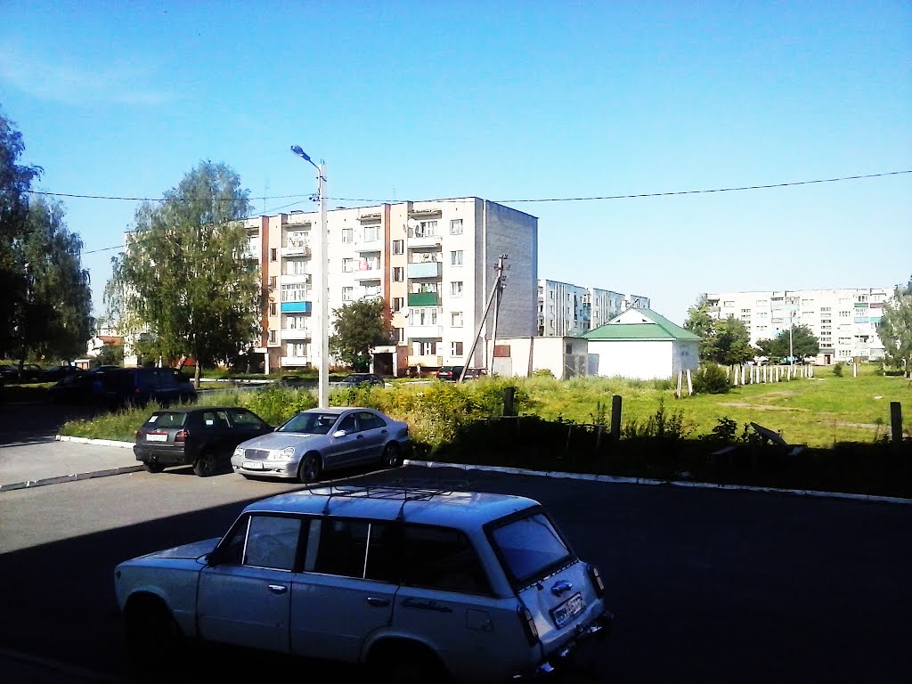 Во дворе