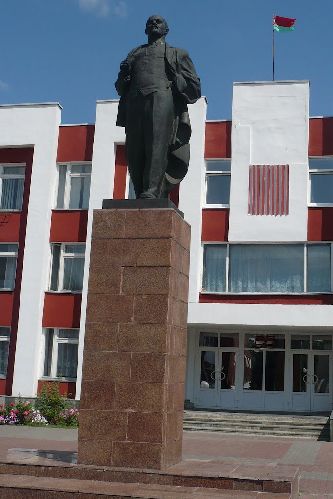 Lenin Statue / Bragin / Belarus