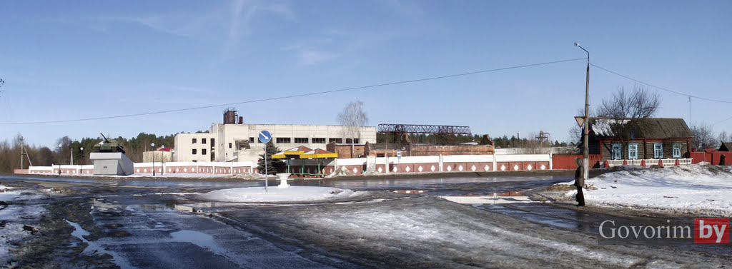 Возле танка