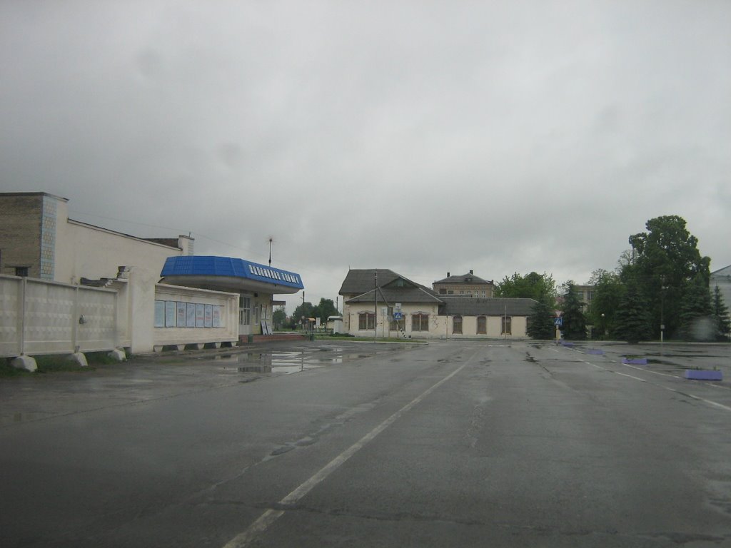 Житковичи, Центральная площадь, к-р Восход и библиотека. Zhytkavichy, Central square, Voskhod cinema and library.