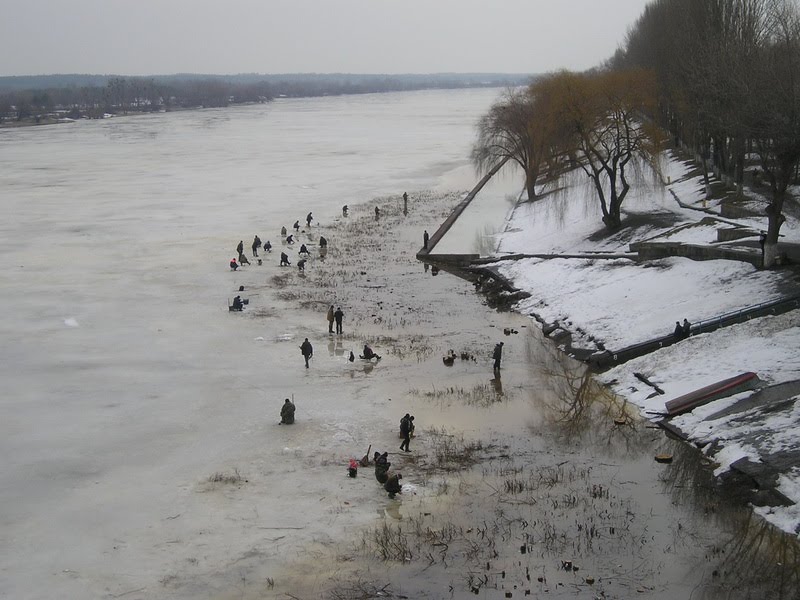Подледная рыбалка в марте