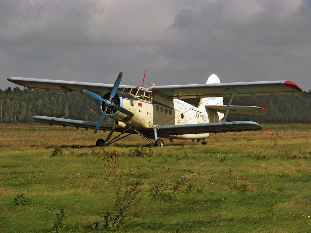 An-2 EW-40931 in fishfarm Selec