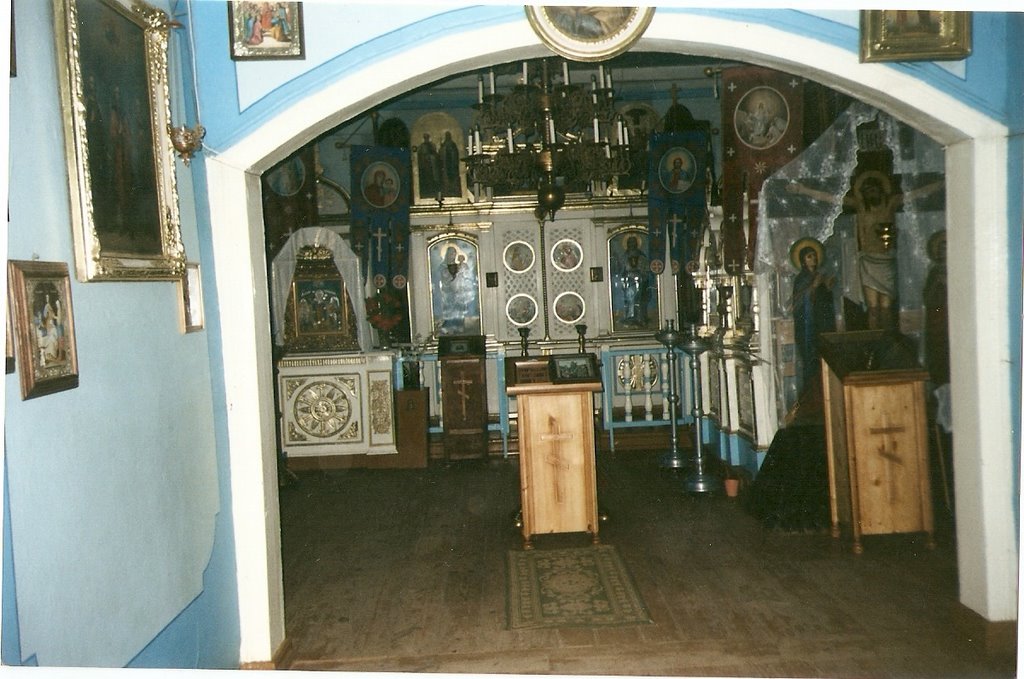 Lida.Wnętrze Cerkwi drewnianej na Cmentarzu Prawosławnym. (2002)
