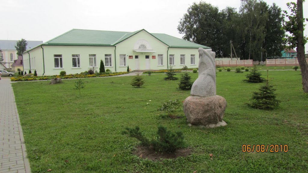 Скульптуры в Островце
