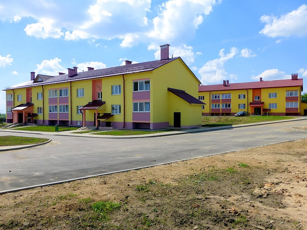 Беларусь. г. Копыль. Новостройки на улице Партизанской.