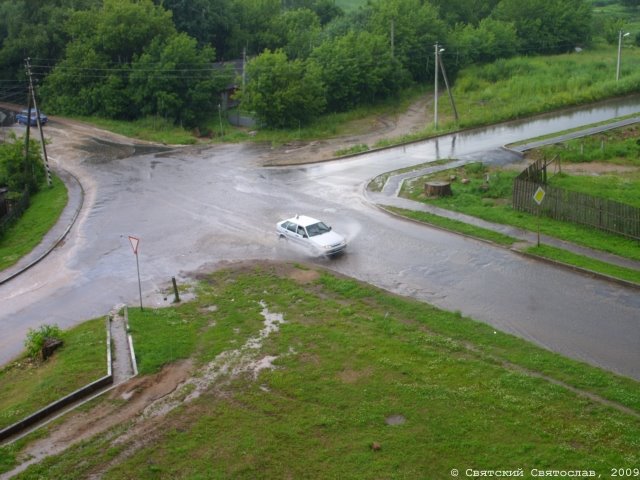 То ли машина, то ли катер...