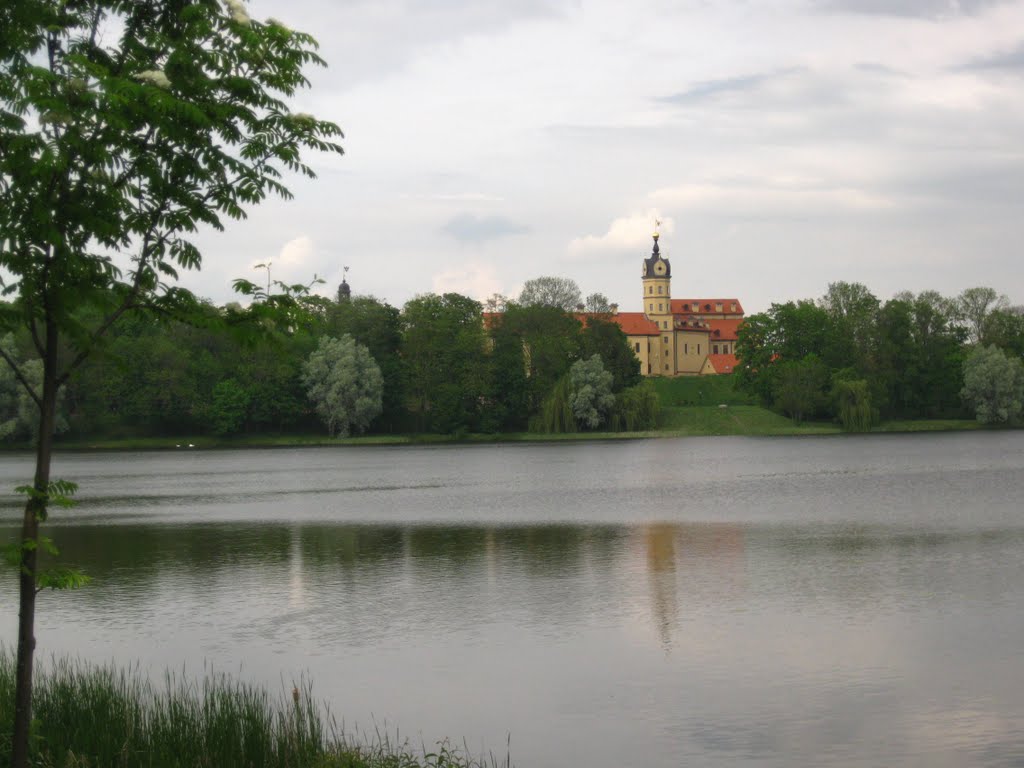 Castle Lake and Niasvizh Castle