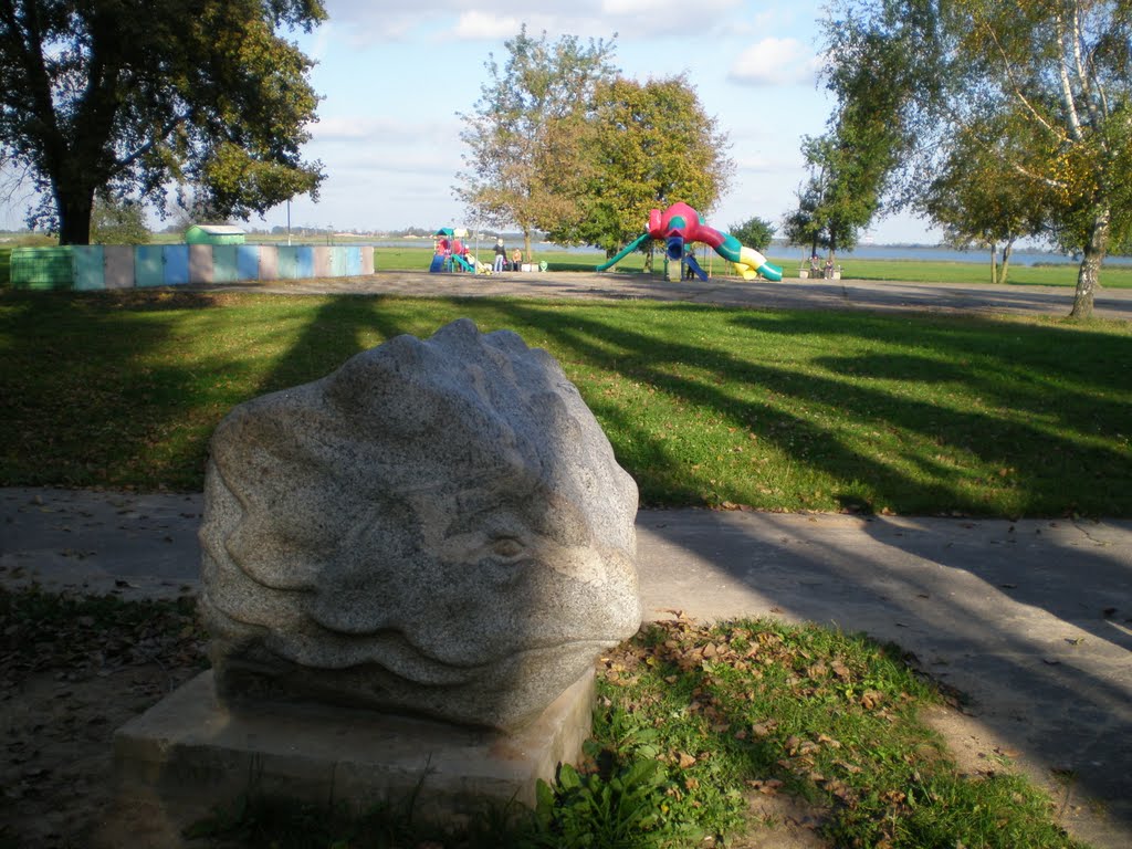 Ковалева Лоза_каменные изваяния