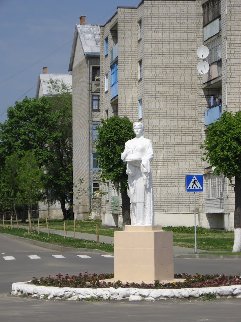 БАБА С ХЛЕБОМ