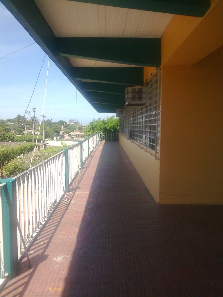 Pasillo del Segundo Piso de las Aulas de 1°