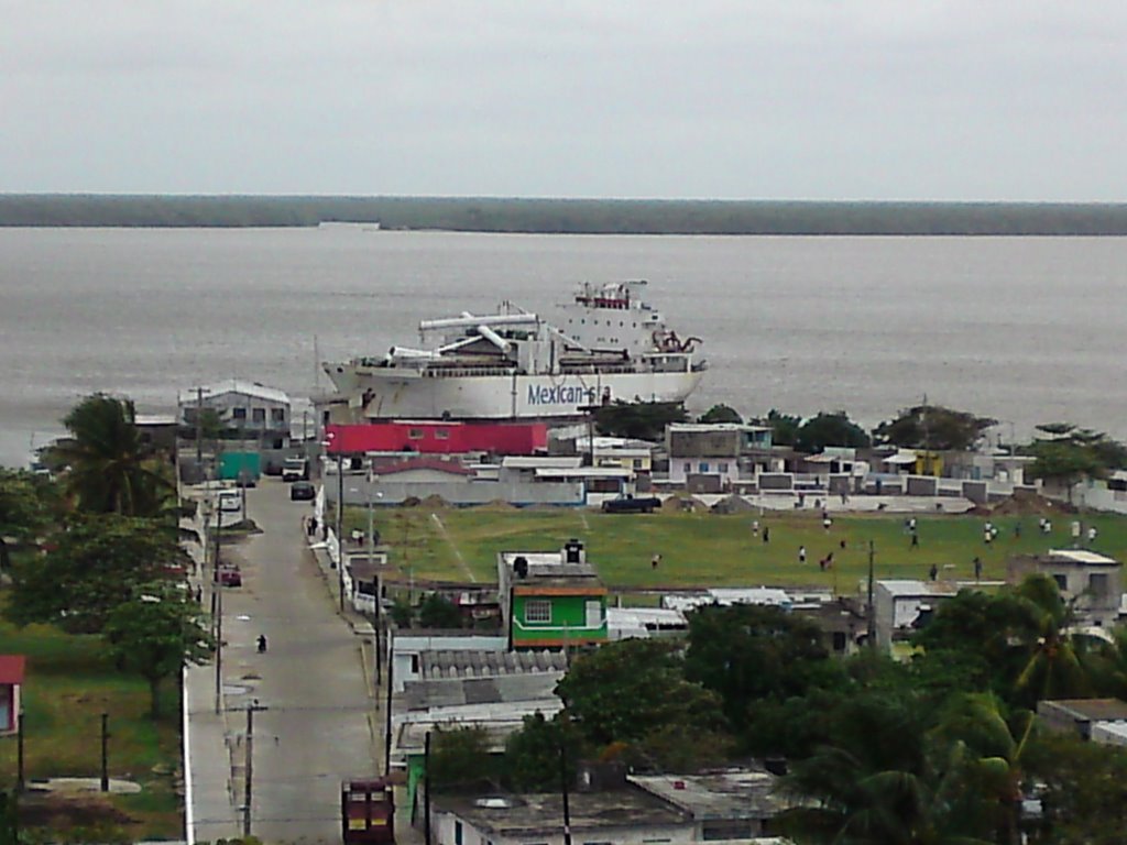 TERMINAL PLANET AZUL BARCO CISTERNA
