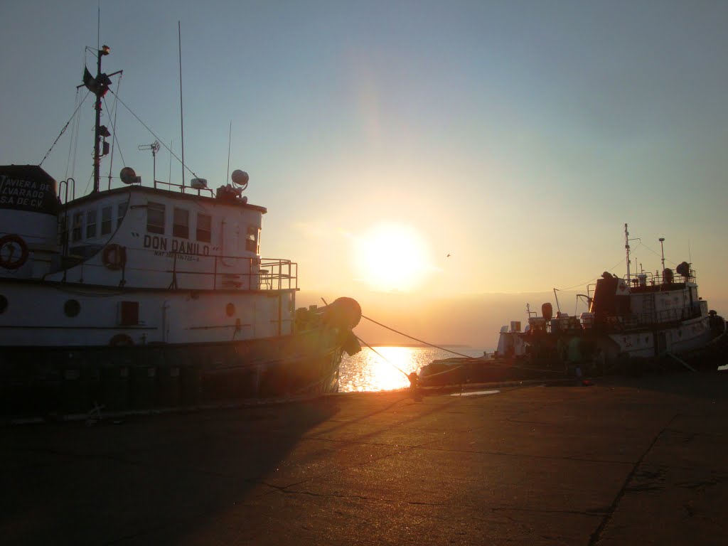 Atardecer en muelle de Alvarado