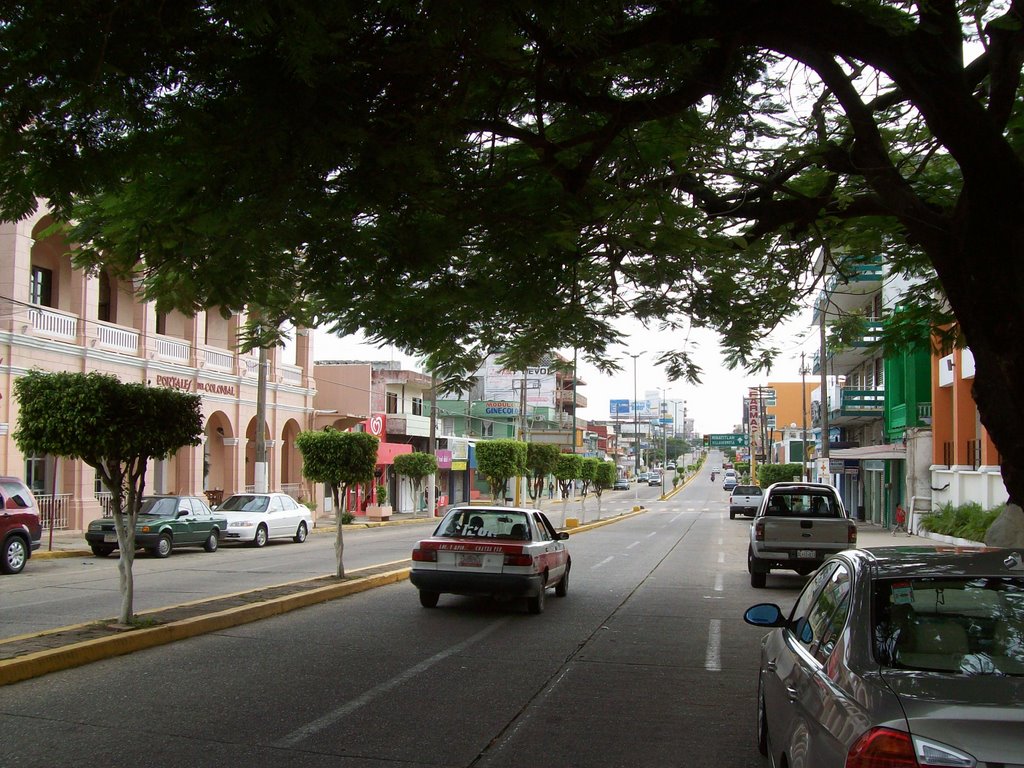 Costzacoalcos.Avenida Ignacio Zaragoza, davant l´Hotel Colonial.