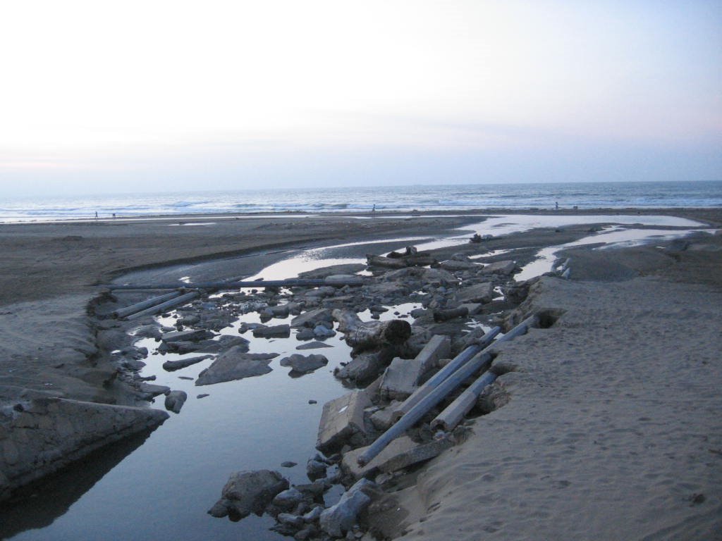 Salida de Drenaje a la playa