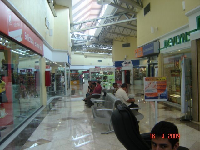 Interior Plaza Crystal