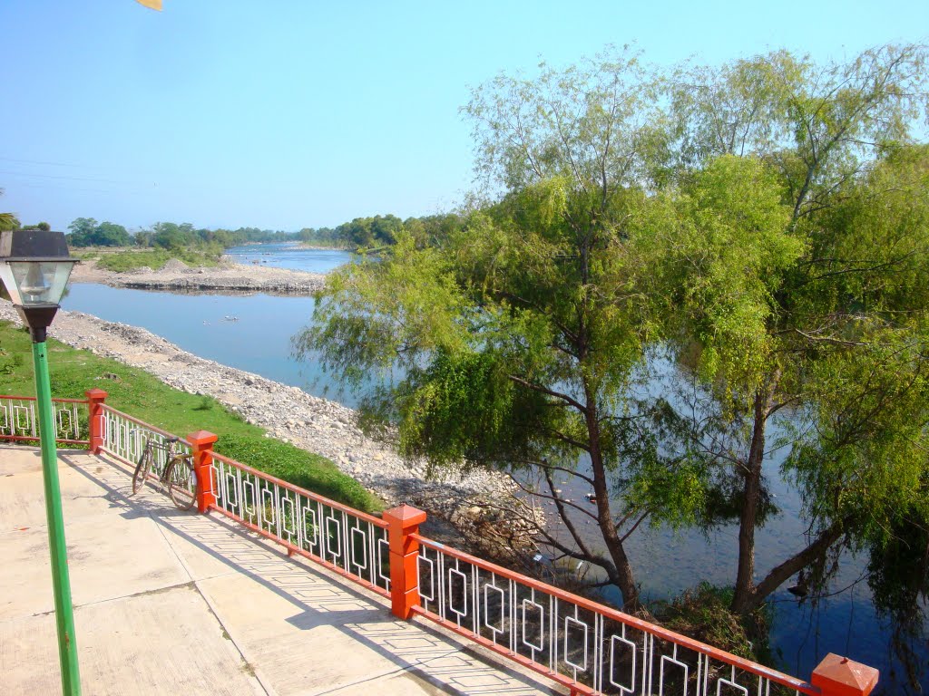 Pequeño malecon de Martínez