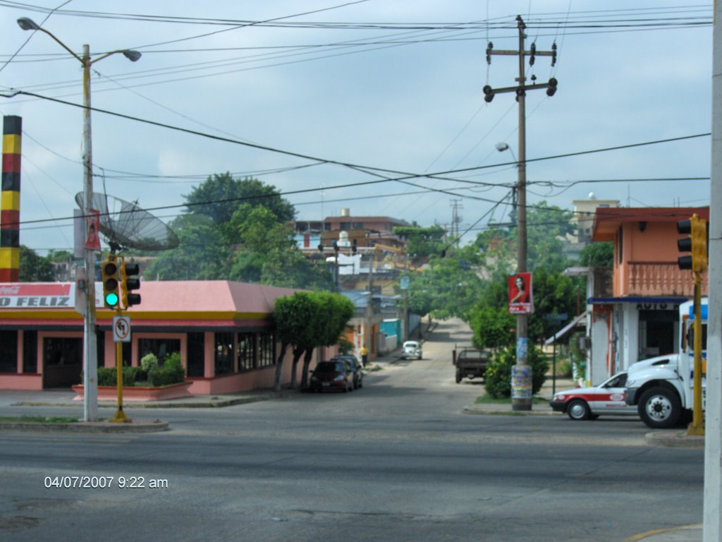 Av. Justo Sierra al fondo pollo feliz