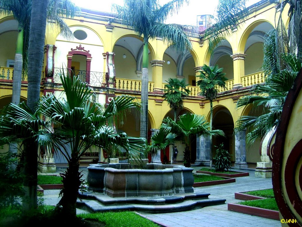Vista del Patio central del Museo de Arte de Orizaba, Ver. México.