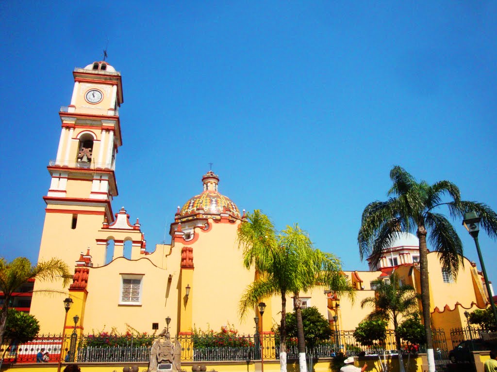 A un costado de la catedral de San Miguel
