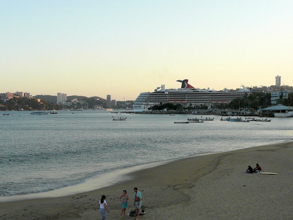 MEX: Acapulco - Cruiseship Carnival Spirit