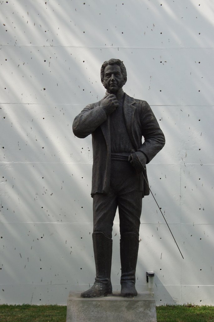 escultura en Museo de la Bandera