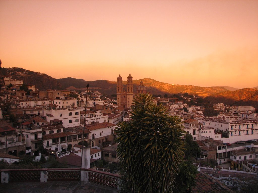 sun going down on Taxco (Thiago)