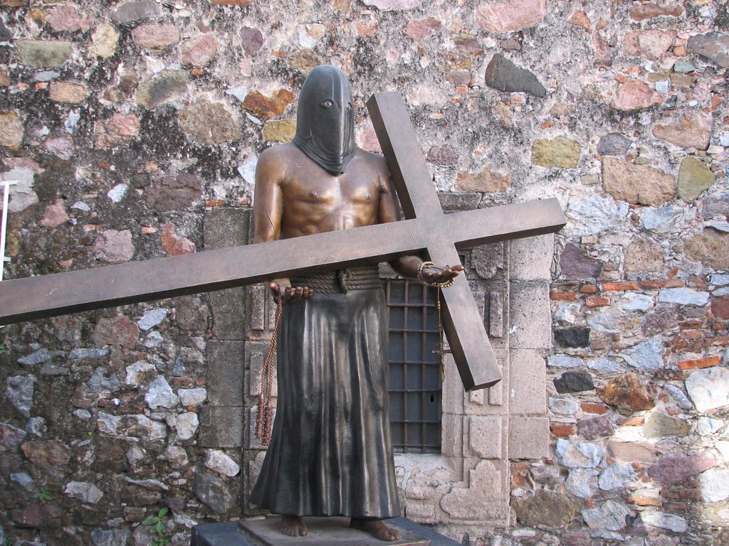 bizzare statue 2 (Thiago)