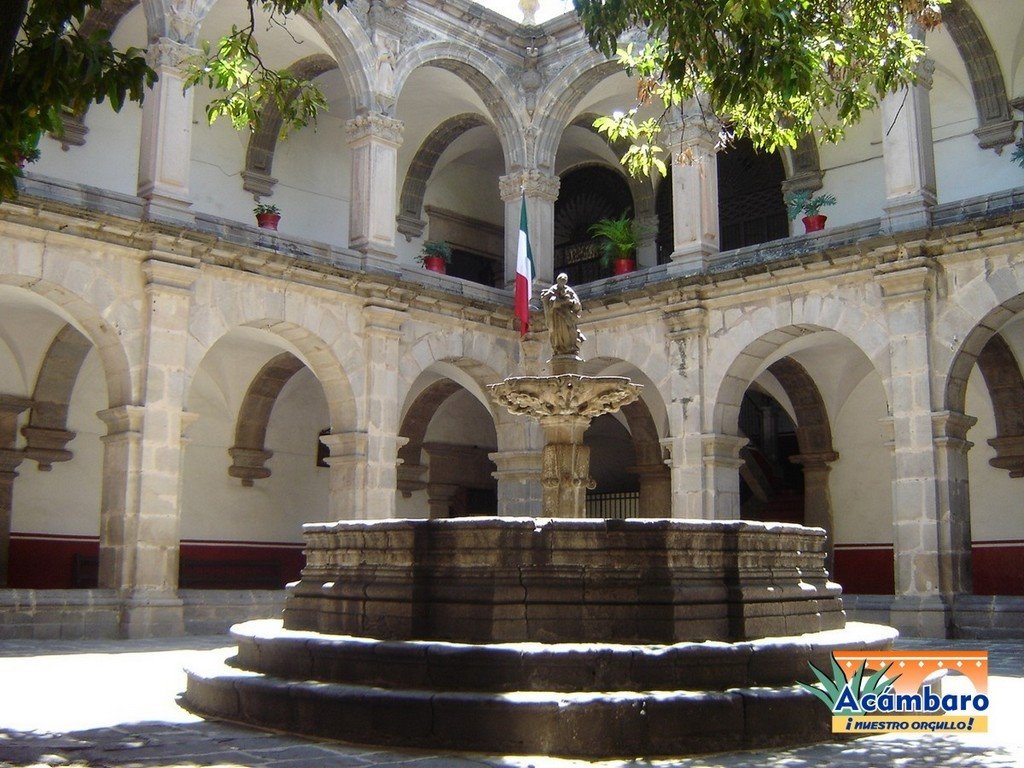 claustro de la parroquia de san francisco en acambaro guanajuato mexico