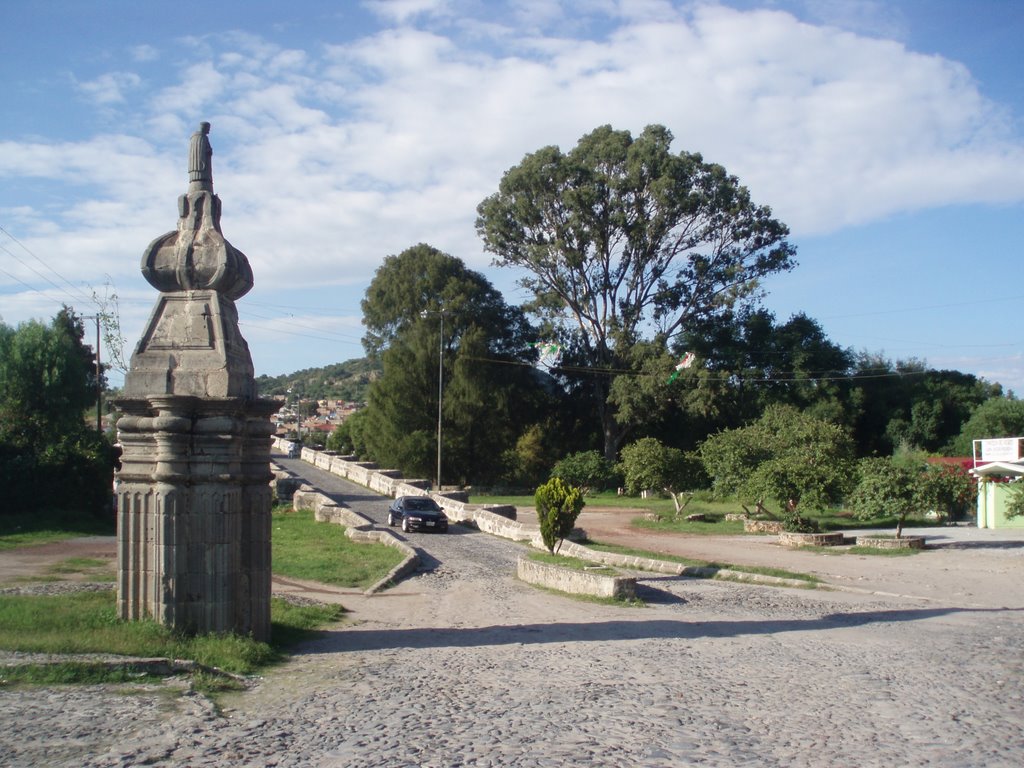Puente sobre rio Lerma.