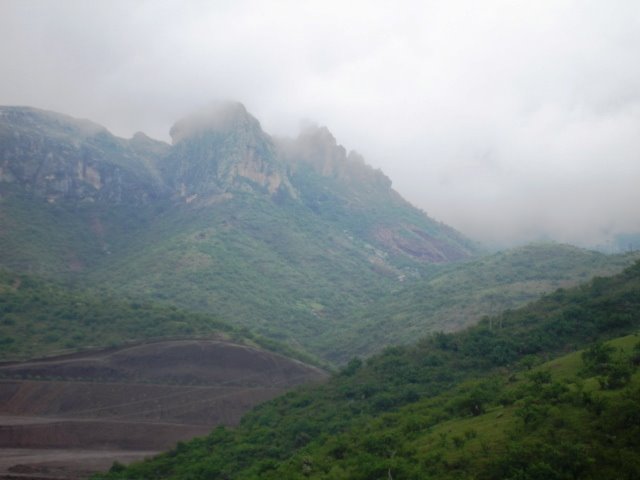 LA BUFA ENTRE LA NIEBLA , La montaña mágica que vigila Guanajuato  PORQUE QUEREMOS VERLA SIEMPRE ASI