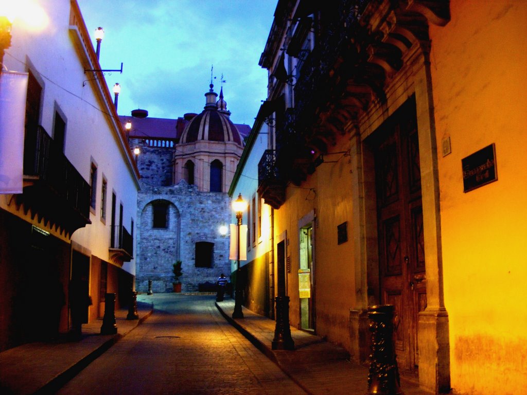 Esas calles que camino¡¡¡¡¡ te gustaría acompañarme? " I walk these streets¡¡¡¡¡¡, would  you like to go with me????