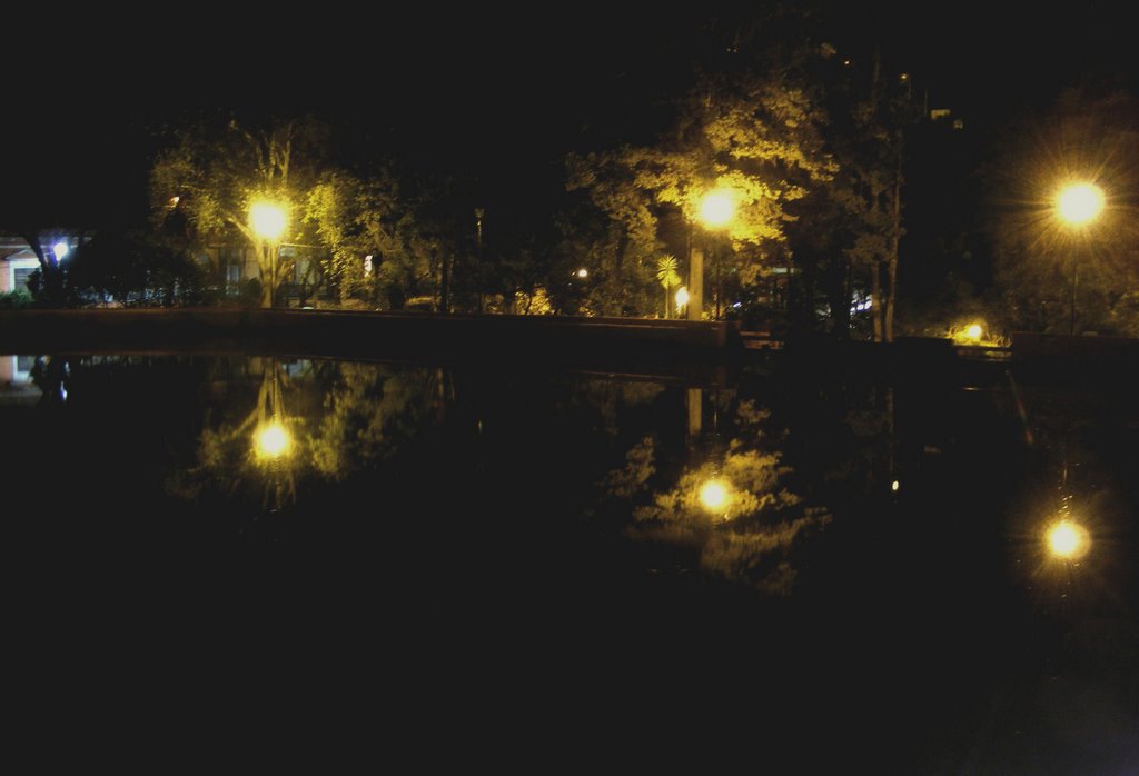 CON TU REFLEJO EN MI ¡¡¡¡ Para mi querido Manel "EL PARE DE LA CLARA", que le encantan los reflejos y a mi su galeria¡¡¡¡¡