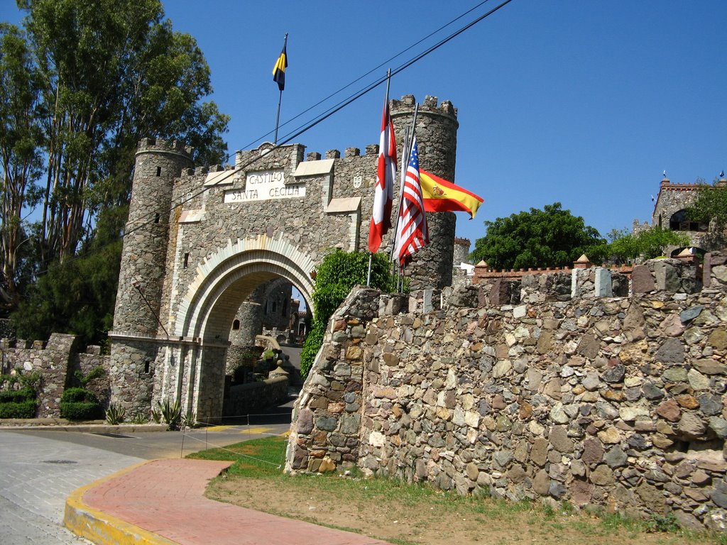 Castillo Sta. Cecilia - a fancy hotel that looks like a castle