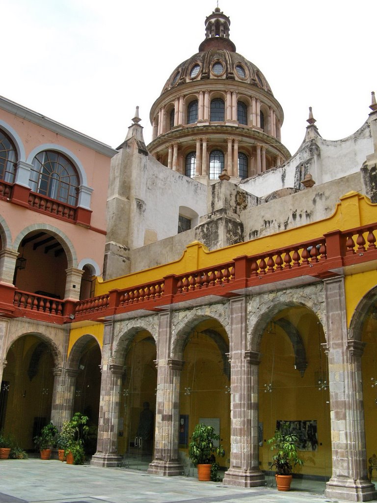 The church patio of Guanajuato university, with art exhibition