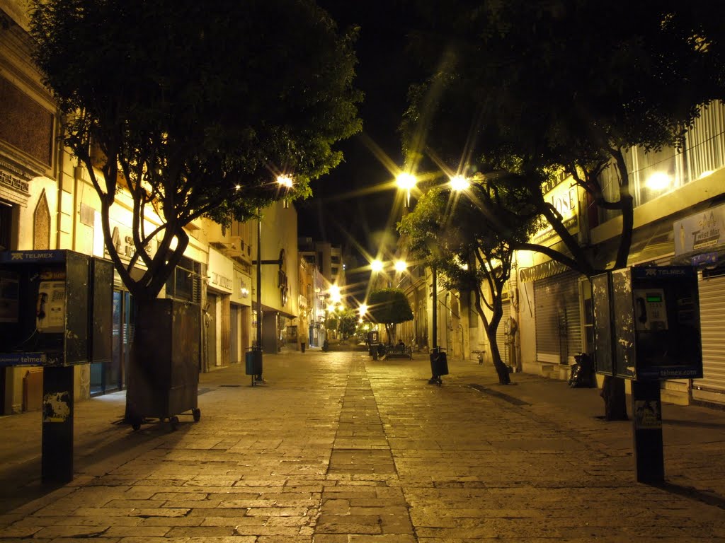 5 de Mayo Zona Peatonal Nocturna
