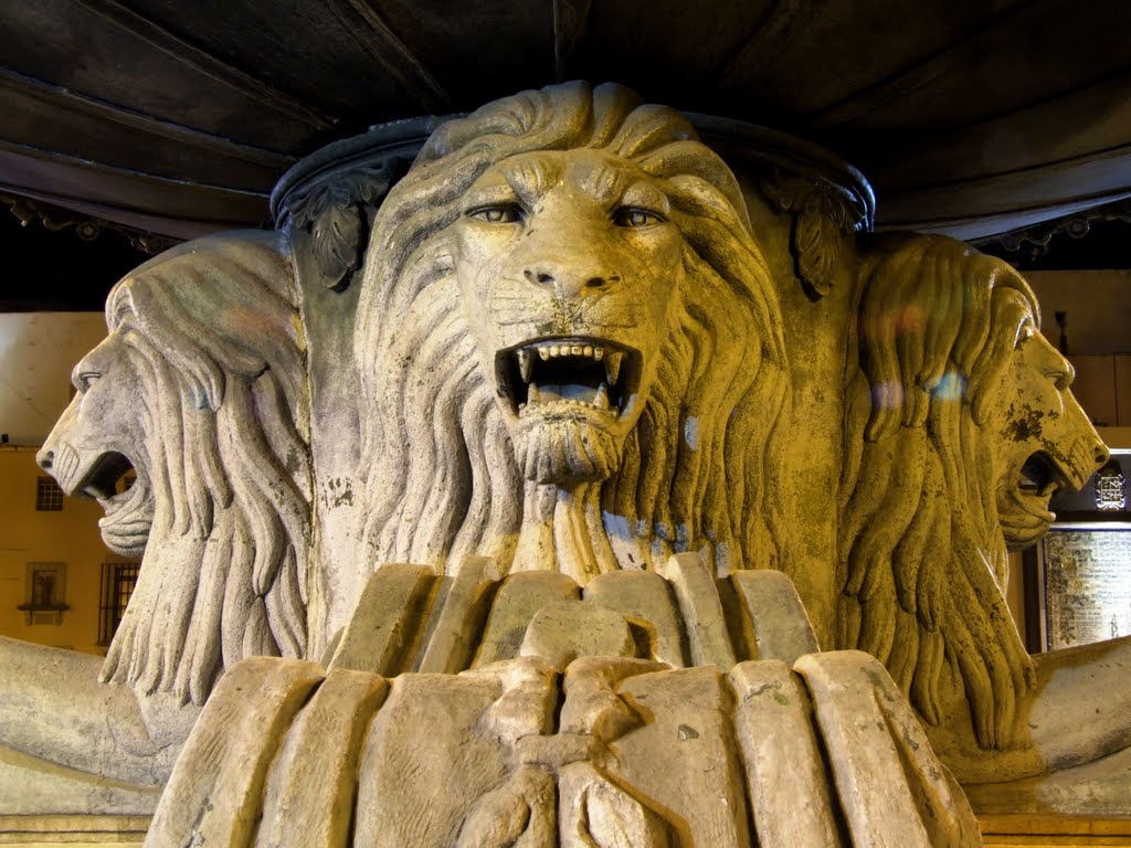 Leones de Bronce Conmemorando 400 años de la Fundación de la Ciudad