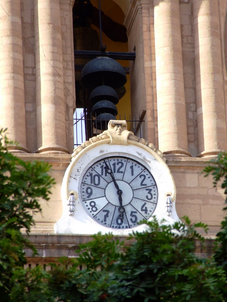 Reloj de Luis Long de 1885 en la Catedral de la Madre Santísima de la Luz en León Guanajuato