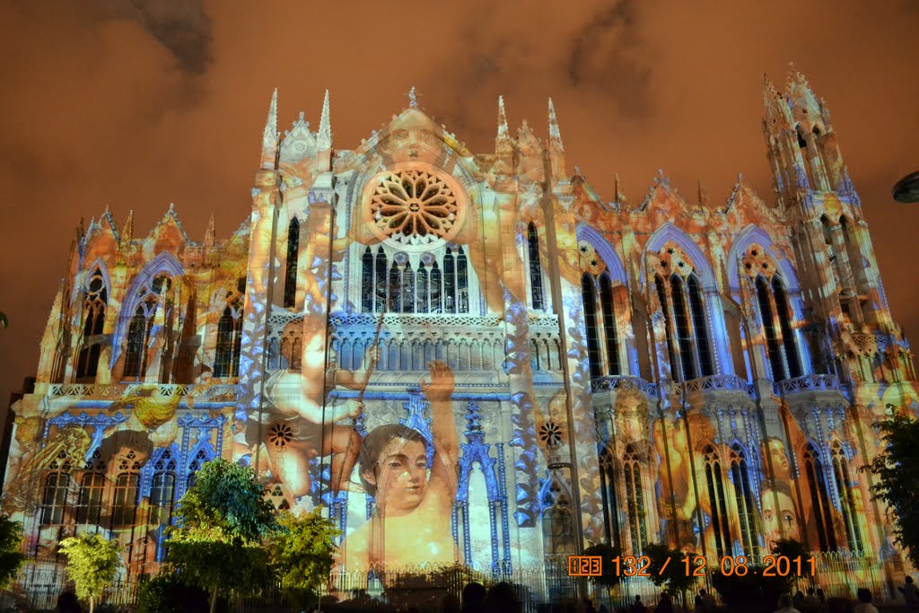 Luces de Historia y Libertad  del francés  Xavier de Richemont Templo Expiatorio de León Guanajuato, México