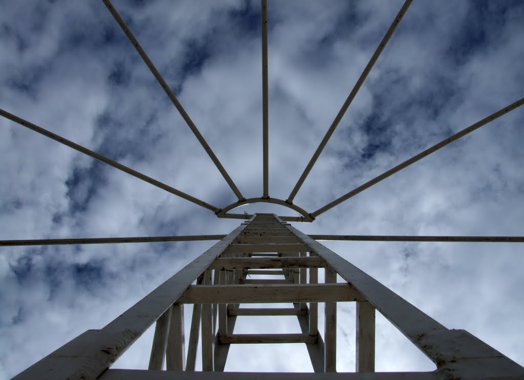 Estructura Partiendo el Cielo