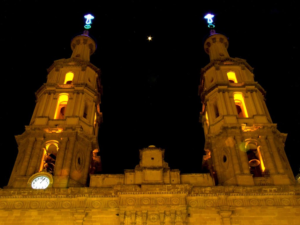Torres Catedral Metropolitana de León por la Noche