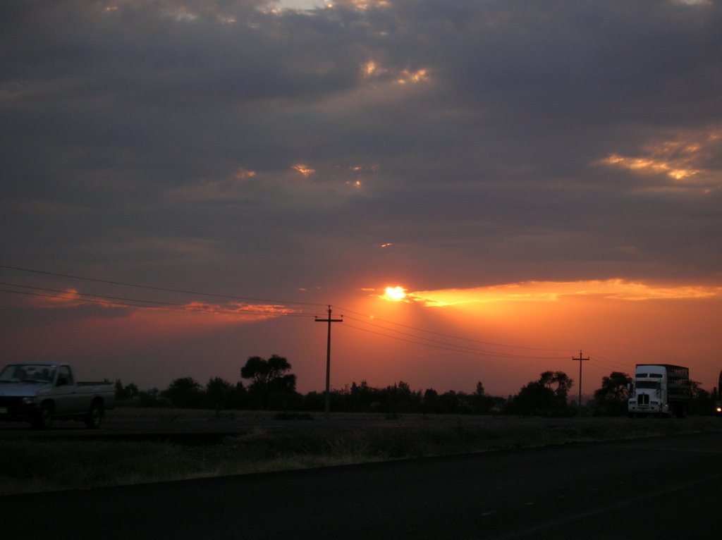 Atardecer en carretera