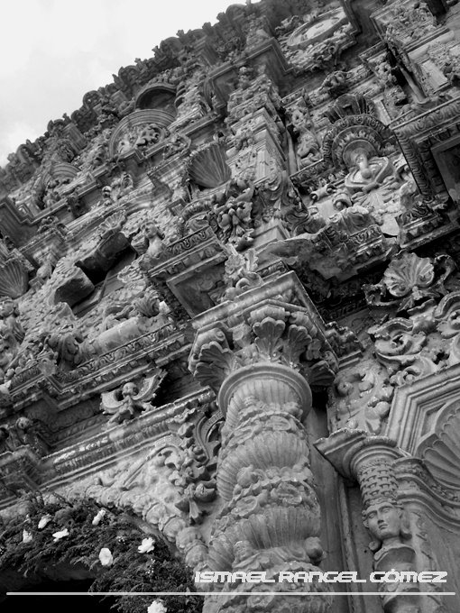 DETALLES DE LA PORTADA, PARROQUIA ANTIGUA, SALAMANCA, GUANAJUATO