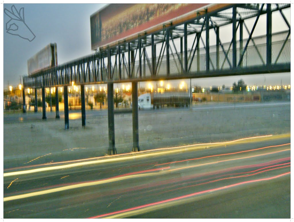 atardecer en periferico (step road)