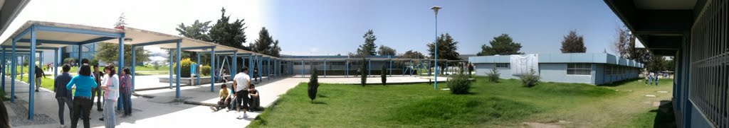 panoramica vista hacia edificio de matematicas