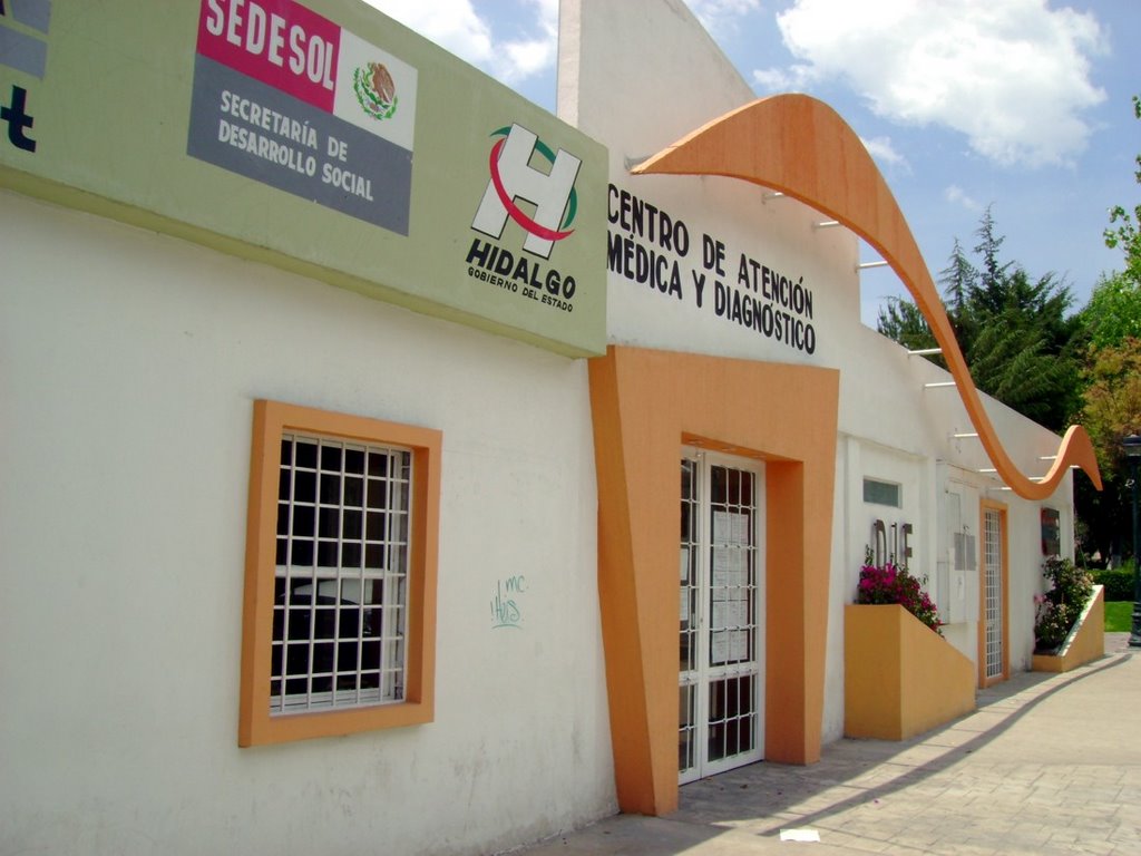 Diagnostic and medical atention center / Centro de atencion medica y diagnostico
