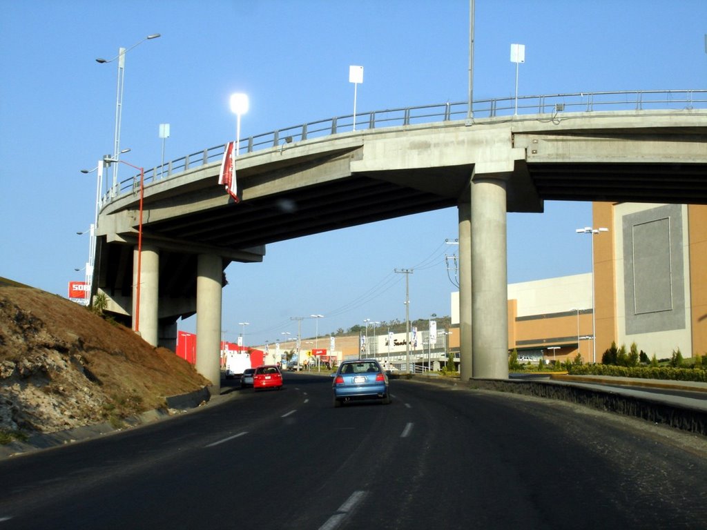 Bridge Quma and Sears / Puente Quma y Sears