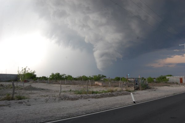 casi tornado por el ejido piedras negras